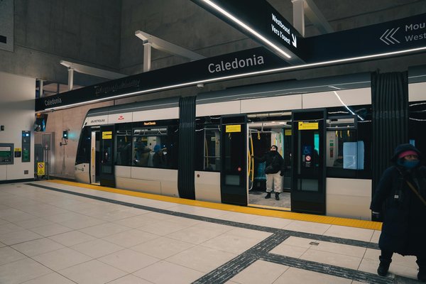 Airbnb vs. agences traditionnelles : qui domine le marché de la location en ville ?